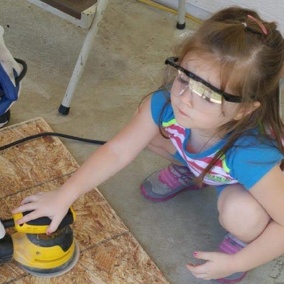 Meet your Posher, Laura - Picture 1 of 1